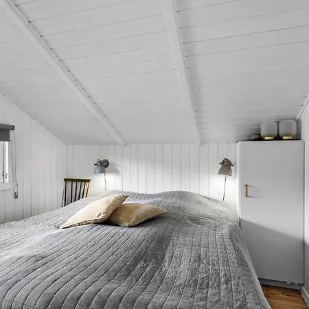 4 Bedroom Beautiful In Hébergement de vacances Nordenbro Vesteregn